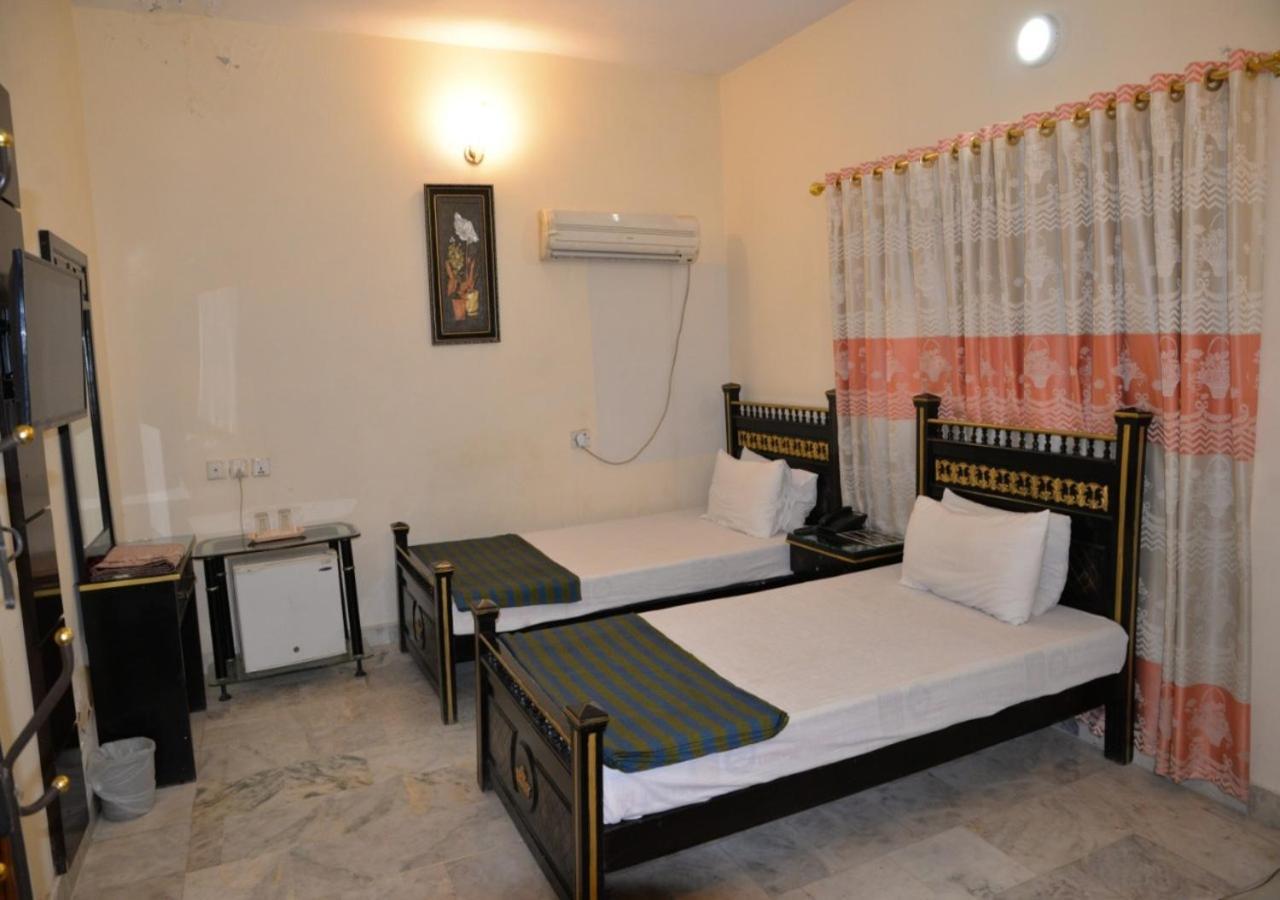 Step Inn Hotel Sukkur Exterior foto