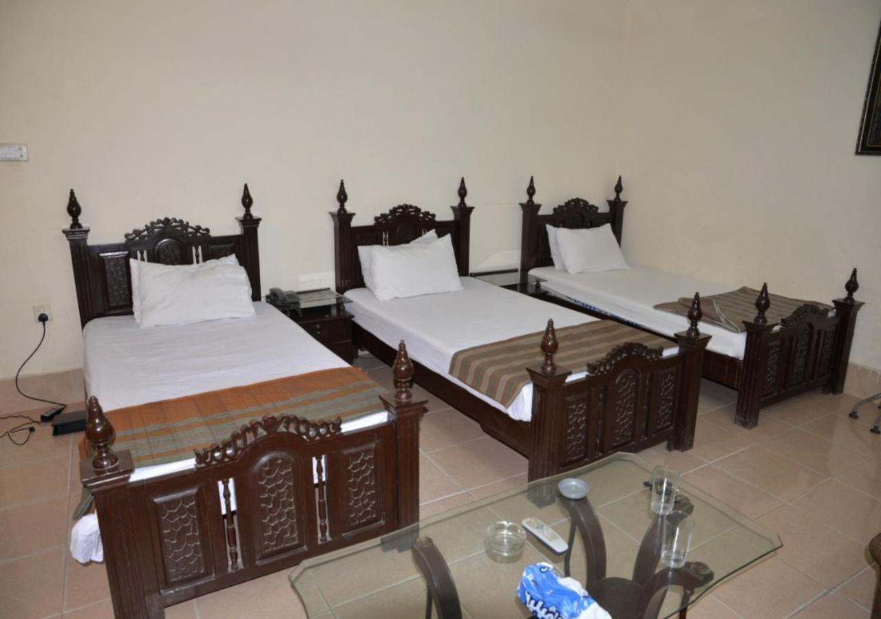 Step Inn Hotel Sukkur Exterior foto