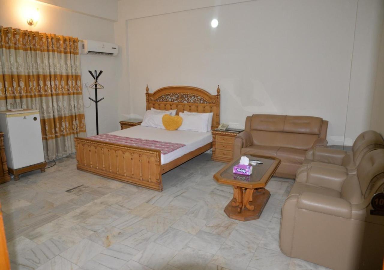 Step Inn Hotel Sukkur Exterior foto